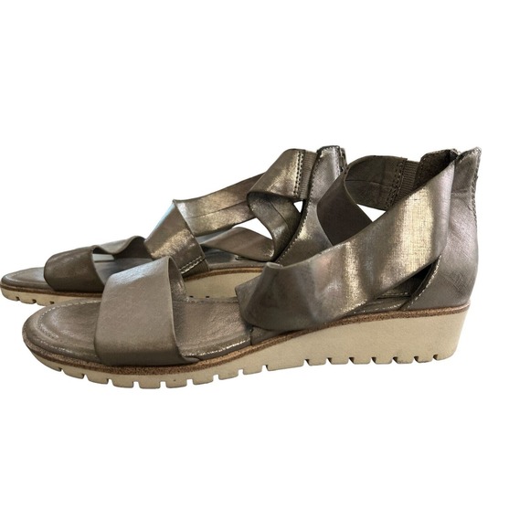 Cloudwalkers by Avenue Silver Cross-over Ankle Strappy‎ Sandals-Back Zip Sz9 - Picture 1 of 7
